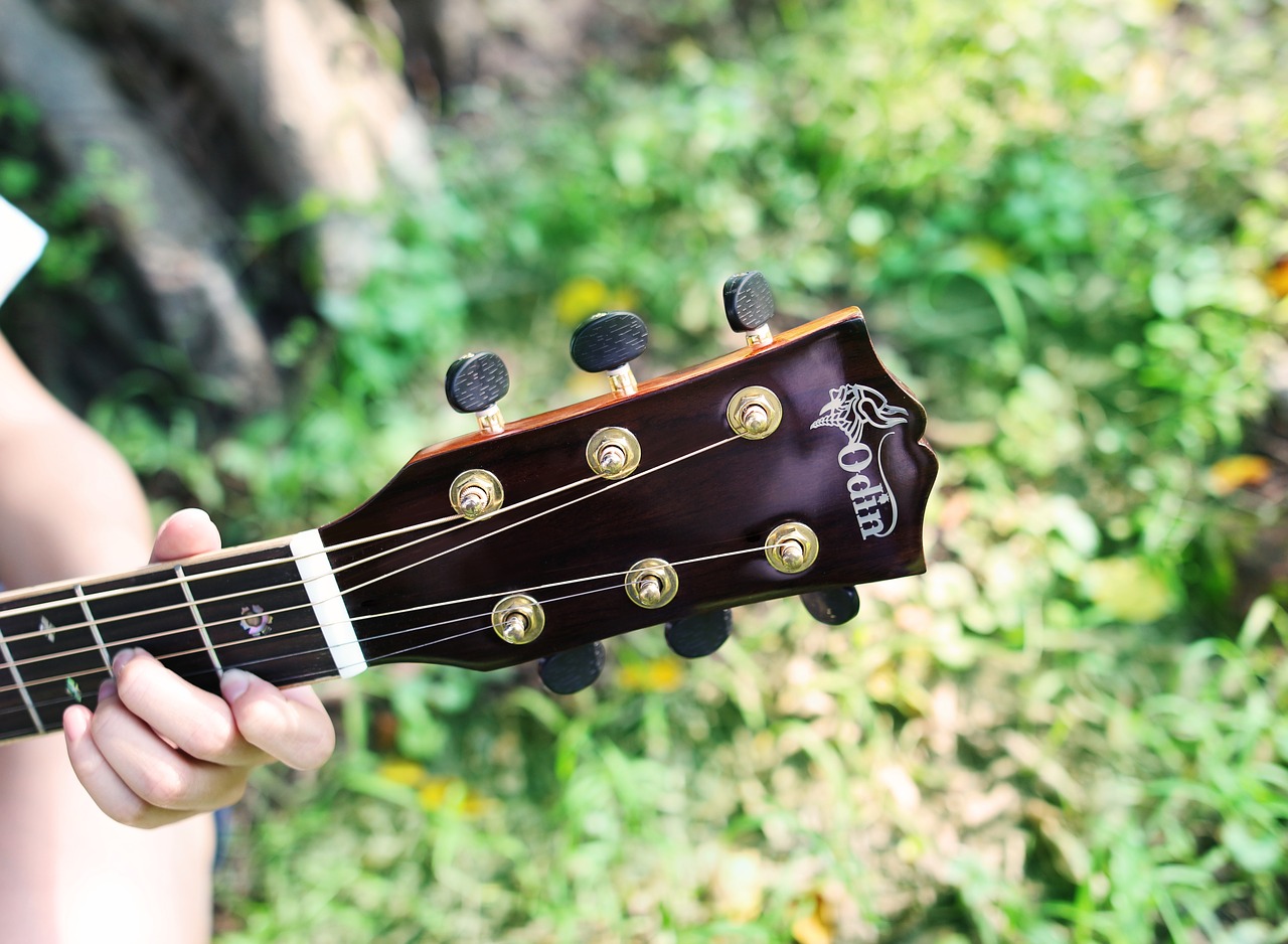 guitar 2422155 1280